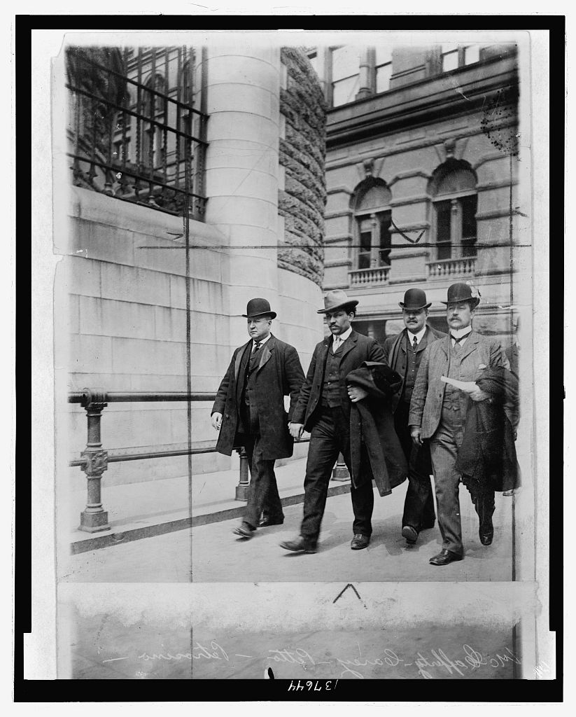 Detective Joseph Petrosino and two police inspectors escorting Tomasso Petto.