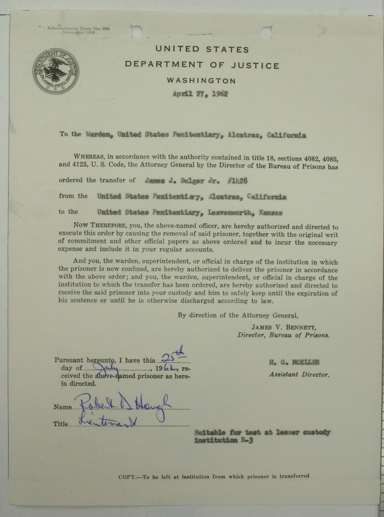 Page 1 of the scanned file: a United States Department of Justice transfer order dated April 27, 1962, to the Warden, United States Penitentiary, Alcatraz, California, ordering the transfer of James J. Bulger Jr. #1428 to the United States Penitentiary, Leavenworth, Kansas, by direction of the Attorney General, with a receipt signed on the 25th day of July 1962.